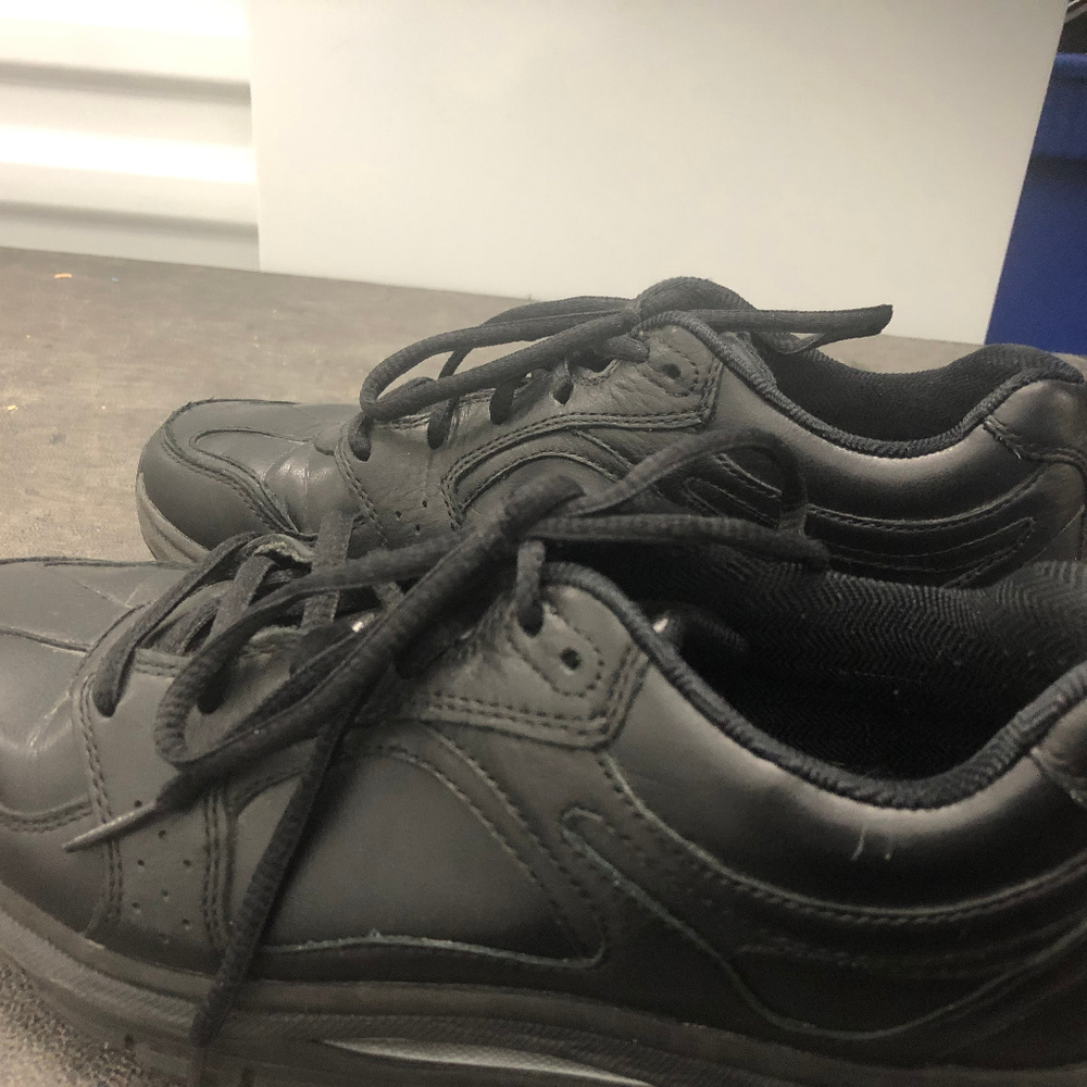 Obeo Angie Women's Black Leather Sneaker Size 8.5M